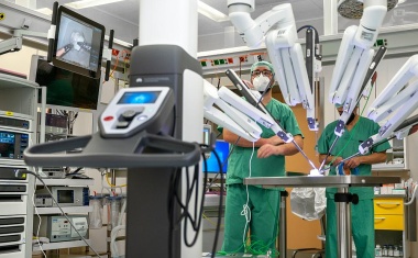 Universitätsmedizin Halle nimmt zweites OP-Robotersystem „da Vinci“ in Betrieb
