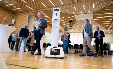 Deutsch-dänisches Forschungsprojekt hat intelligenten Roboter zur Handdesinfektion entwickelt