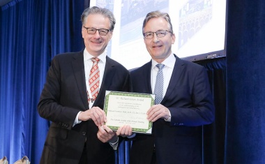 UKB: Hohe Auszeichnung für Prof. Frank Holz