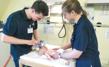 Ärztliche Basisfertigkeiten trainieren