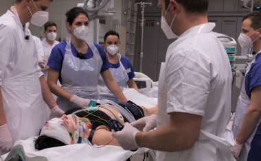 Schwerstverletztenversorgung: UKW-Lehrfilm auf Youtube