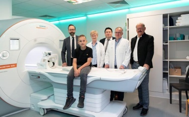 UKD nimmt neuen Kinder-MRT in Betrieb