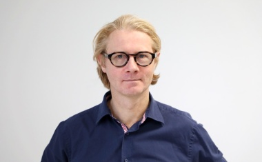 Gefährliche Chatbots: Prof. Stephen Gilbert fordert Zulassung als Medizinprodukt