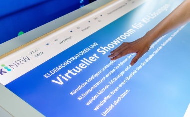 KI-Demonstratoren für die medizinische Diagnostik und Analyse von Nachhaltigkeitsberichten