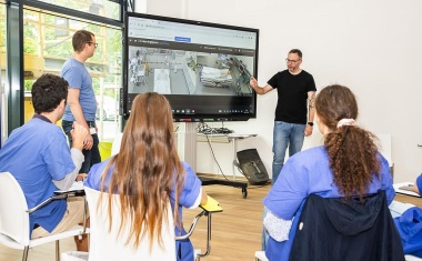Am Universitätsklinikum Bonn lernen PJ-Studierende und ATA-Auszubildende gemeinsam