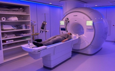 Uniklinik Köln: Neue Technologie für präzisere Hirnuntersuchungen