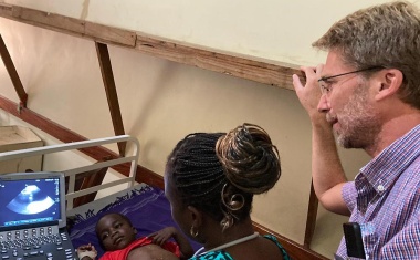 Neue Stiftungsprofessur für „Global Child Health“ in Bonn