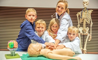 MHH bildet Lebensretter-Kinder aus