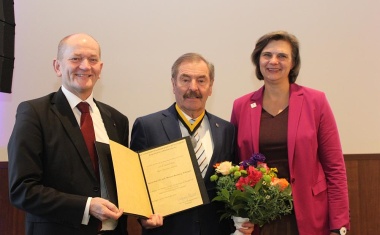 Prof. Dr. Michael Bamberg mit Albert-Schweitzer-Medaille geehrt