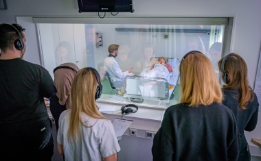 Interprofessionelle Trainings für angehende Pflegefachpersonen und Medizinstudierende