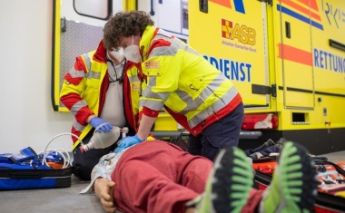 Reanimationsregister: Weitere Anstrengungen zur Steigerung der Ersthelfenden-Reanimationsquote nötig