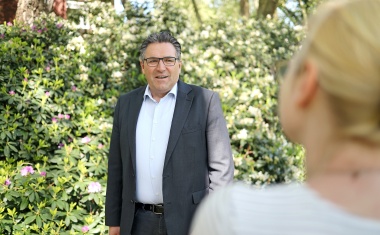 H5N1 massenhaft bei Milchkühen in den USA entdeckt: Wirtswechsel des Vogelgrippevirus birgt Risiken