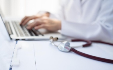 FTAPI: 5 Häufige Schwachstellen beim Datentransfer im Gesundheitswesen und wie sie vermieden werden