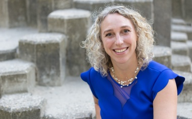 Sturzrisiko als Nebenwirkung: Wie KI-basierte Systeme älteren Menschen bei der richtigen Medikation helfen