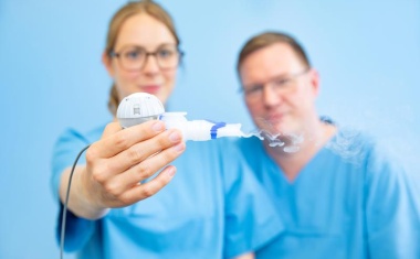 Wie hilfreich ist das Inhalieren mit Salzlösung?