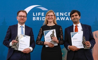 Life Sciences Bridge Award an eine Internistin, einen Physiker und einen Immunologen
