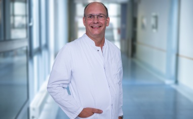 Prof. Jan Schmitt ist neuer Chefarzt der Unfallchirurgie und Orthopädie am DGD Diakonie-Krankenhaus Wehrda