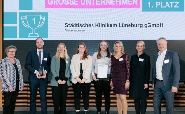 Klinikum Lüneburg bekommt Auszeichnung vom Netzwerk Schulewirtschaft