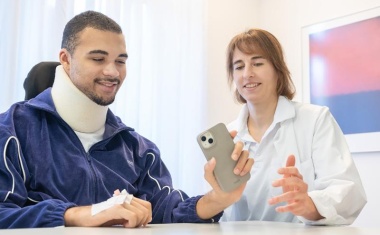 Akute Querschnittlähmung: Antikörper-Therapie kann Nervenregeneration verbessern