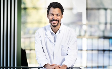 Prof. Dr. med. Martin A. Mensah verstärkt als erster Humangenetiker das Team im Helios Klinikum Berlin-Buch