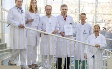 Wissenschaftliche Auszeichnungen für UKR-Chirurgen