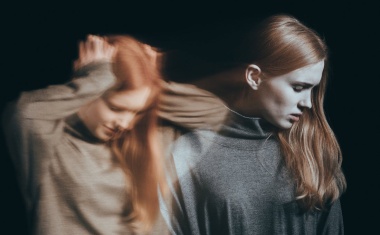 Belastende Erfahrungen im Kindesalter lassen das Gehirn schneller altern