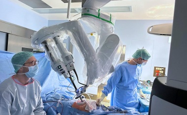 Neuer OP-Roboter optimiert komplexe Eingriffe