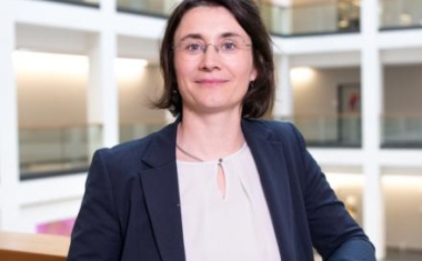 Freia De Bock leitet Institut für Medizinische Soziologie und Rehabilitationswissenschaft