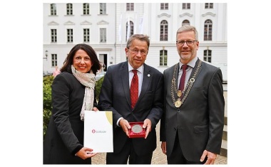 Greifswald ehrt Charité-CEO Prof. Kroemer für Verdienste um Universitätsmedizin der Hansestadt