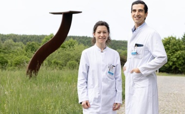 Forschungspreis für Regensburger Mikrobiom-Studie zur Stammzelltransplantation