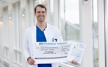 Dr. Tobias Mederer erhält Alexander Karl-Preis