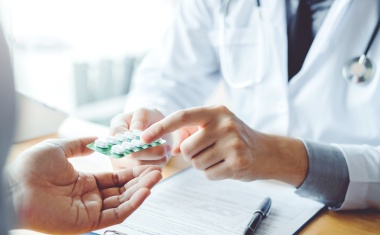 Gemeinsames Projekt der Inneren Medizin I und der Klinik-Apotheke wird mit Adka-Innovationspreis ausgezeichnet