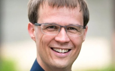 Auszeichnung für Prof. Dr. Linus Mattauch: Europäischer Nachwuchspreis für Umweltökonomik geht nach Deutschland