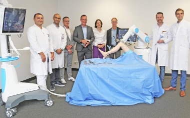 Neu in den Dill-Kliniken: Robotergestützte Unterstützung bei Kniegelenksoperationen