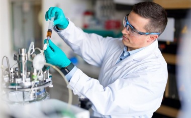 Dr.-Ing. Sven Göbel mit dem DECHEMA Industrial Bioprocess Award ausgezeichnet