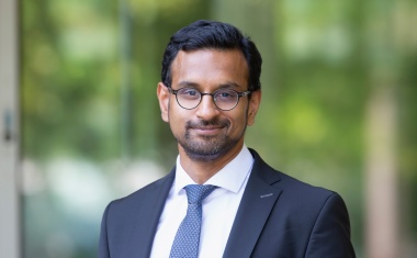 Den Hirntumor vom Stromnetz nehmen – Ein Life Sciences Bridge Award geht an Varun Venkataramani