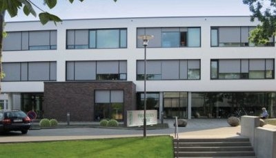 Eingang der komplett erneuerten Paracelsus-Klinik Henstedt-Ulzburg (Foto:...