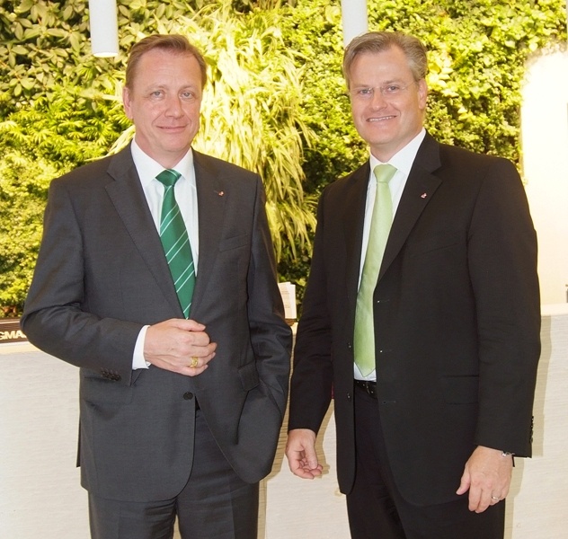 Feierten das 40-jährige Bestehen der Tana Chemie GmbH: Geschäftsführer Josef...