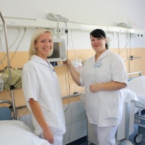 Liva Stakena und Kristine Madalane (v.l.) stammen aus Lettland. Sie fühlen...