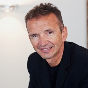 Zum neuen Kaufmännischen Direktor des Universitätsklinikums Freiburg wird...