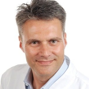 PD Dr. Vito Cicinnati hat als erster in Deutschland hat Erfahrungen mit der...