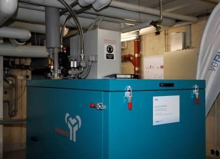 Die Einrichtung profitiert durch die Contracting-Lösung einerseits von...