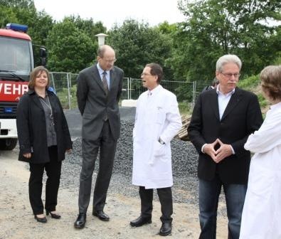 Bauen für und forschen mit den neuen MRT-Geräten: D. Lesche (Projektleitung),...