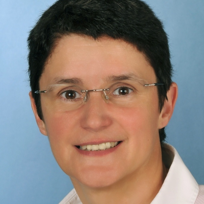 Prof. Dr. Kirsten Schmieder, Direktorin der Neurochirurgischen Klinik am...