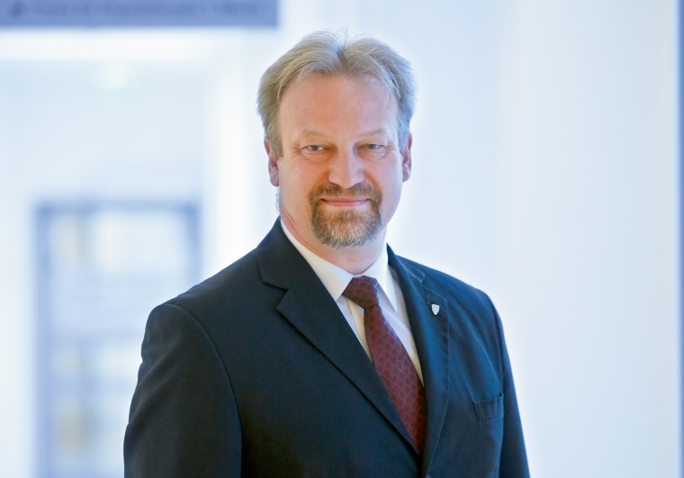 Alfred Karl Walter legt sein Amt als langjähriger Geschäftsführer in Bad...