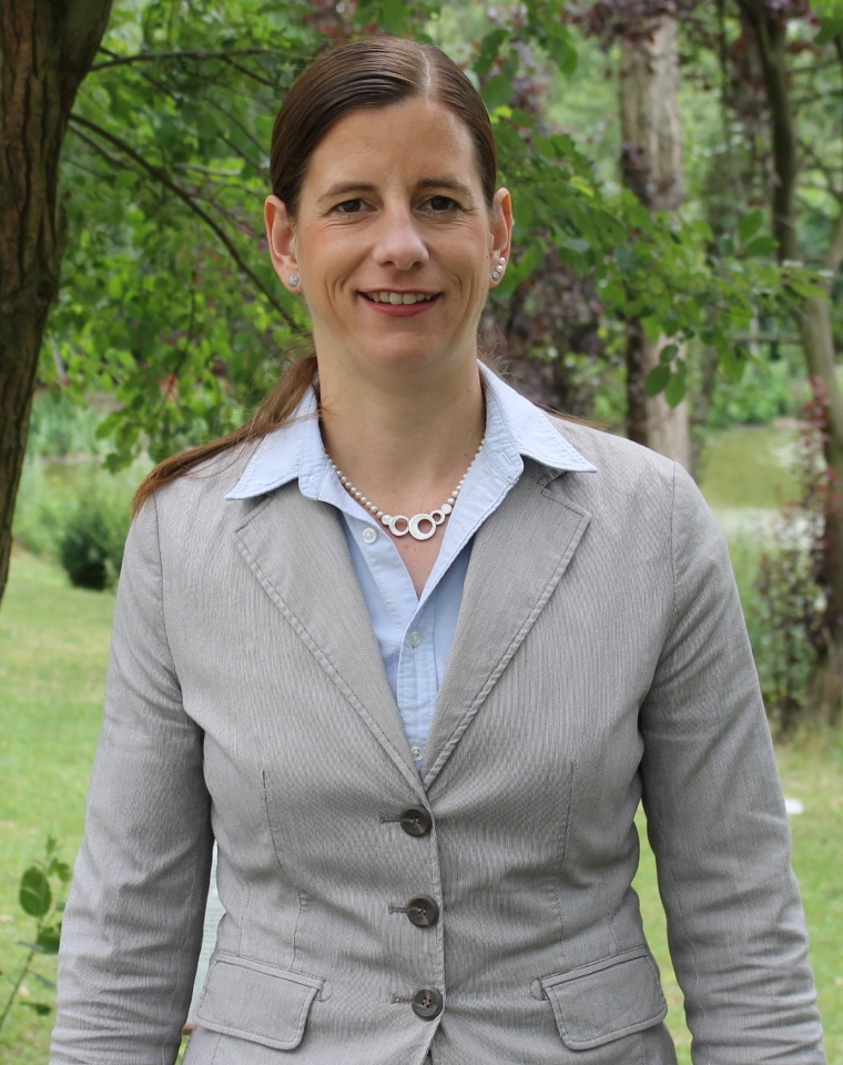 Priv.-Doz. Dr. Karolin Graf 