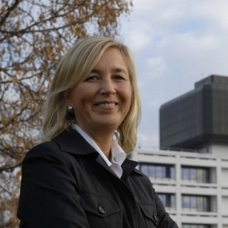 Dipl.-Kffr. Barbara Schulte, Vorstand Wirtschaftsführung und Administration...