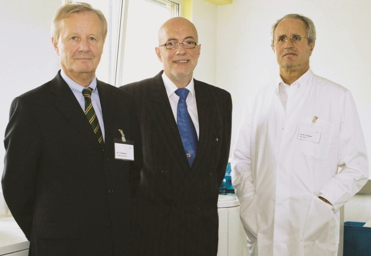 V. l.: Dr. Jürgen Schwiezer, CEO der Division Diagnostics des Roche-Konzerns...