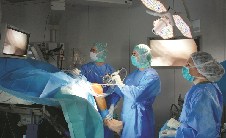 Während der Operation werden interessante Befunde bei Bedarf dokumentiert und...