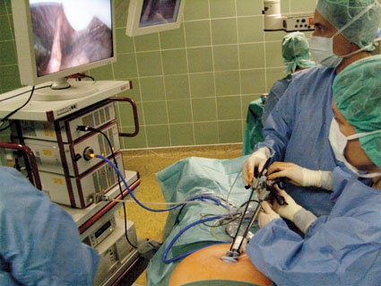 Abb. 4: Total extraperitoneal endoskopisch assistierte...